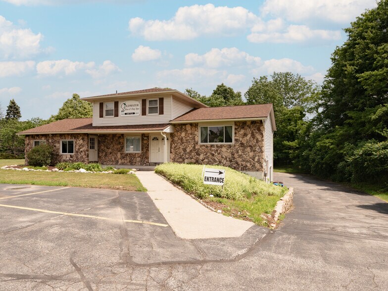 2530 Manitou Rd, Rochester, NY 14624