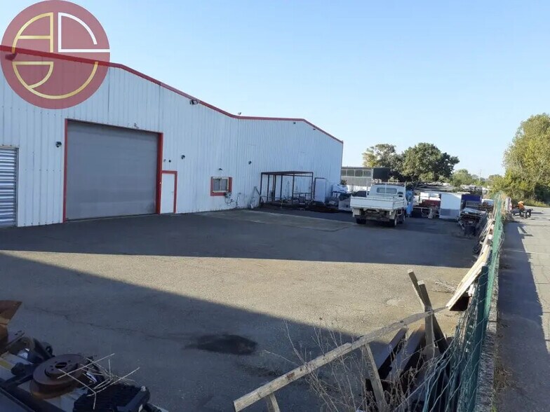 Industrial in Gratentour for lease - Building Photo - Image 3 of 6