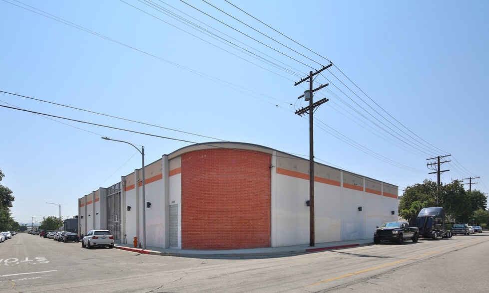 3099 N California St, Burbank, CA for lease - Building Photo - Image 3 of 5
