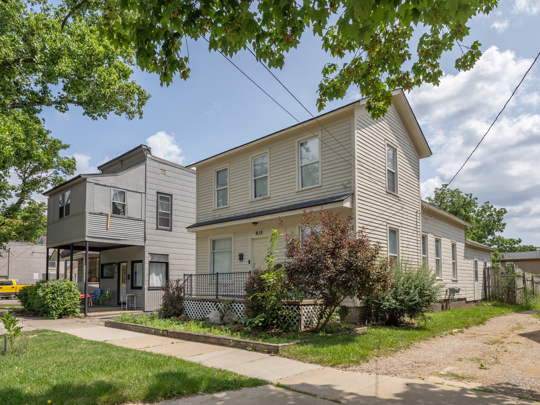 613 Davis St  