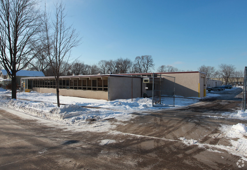 2700 S 30th Ave, Minneapolis, MN for lease - Building Photo - Image 2 of 3