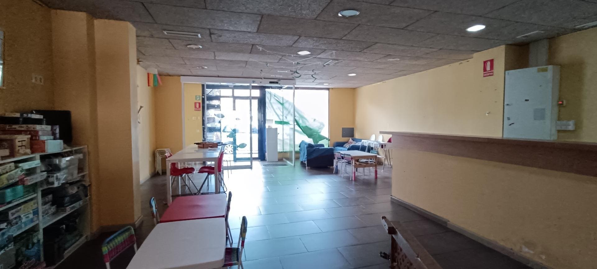 Retail in Sant Celoni, Barcelona for lease Interior Photo- Image 1 of 15