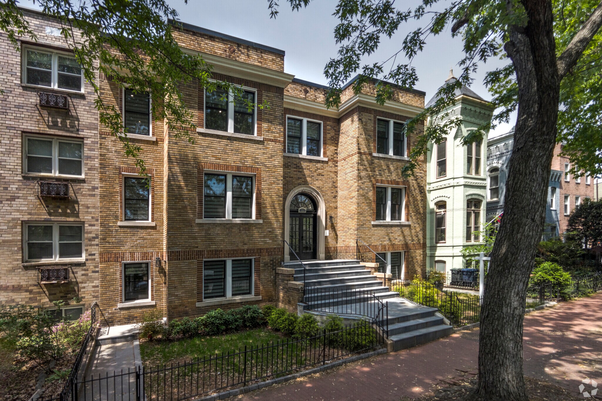 317 3rd St SE, Washington, DC for sale Primary Photo- Image 1 of 1