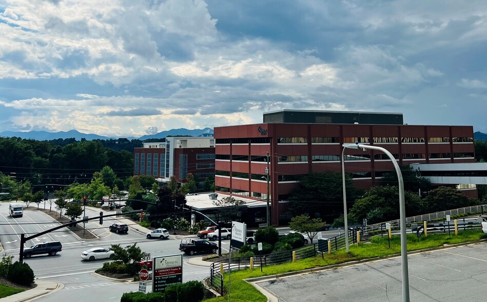 1 Hospital Dr, Asheville, NC for sale - Building Photo - Image 2 of 23