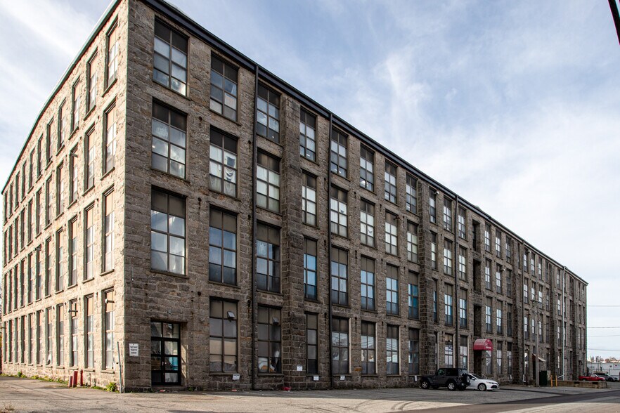 451 Quarry St, Fall River, MA for sale - Building Photo - Image 1 of 1