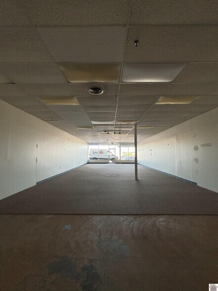 708A N 12th St, Murray, KY for lease - Interior Photo - Image 3 of 10