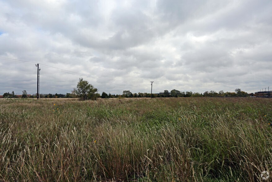 3801 S Center St, Arlington, TX for sale - Building Photo - Image 2 of 3