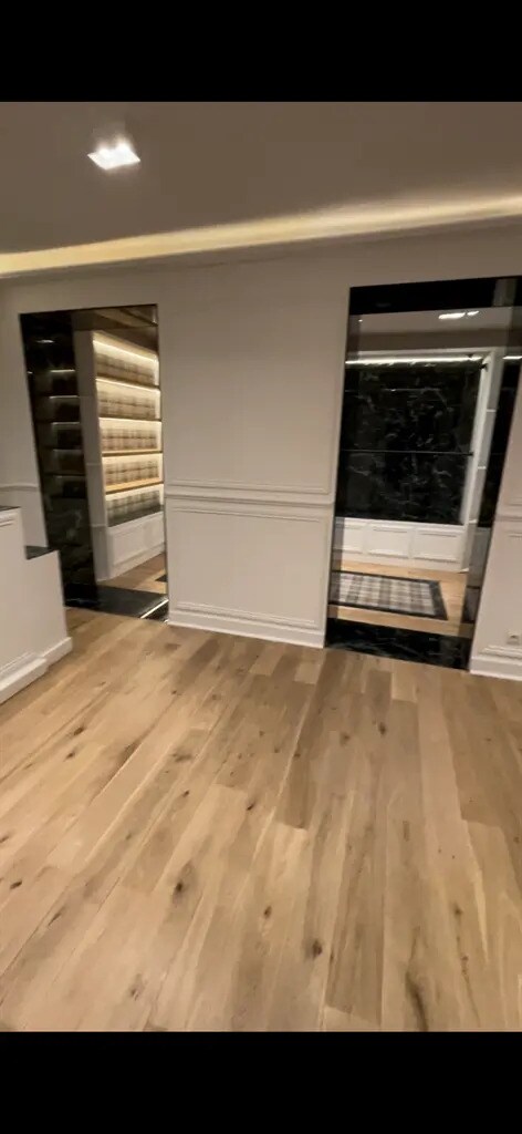 Retail in Paris for lease Interior Photo- Image 1 of 4