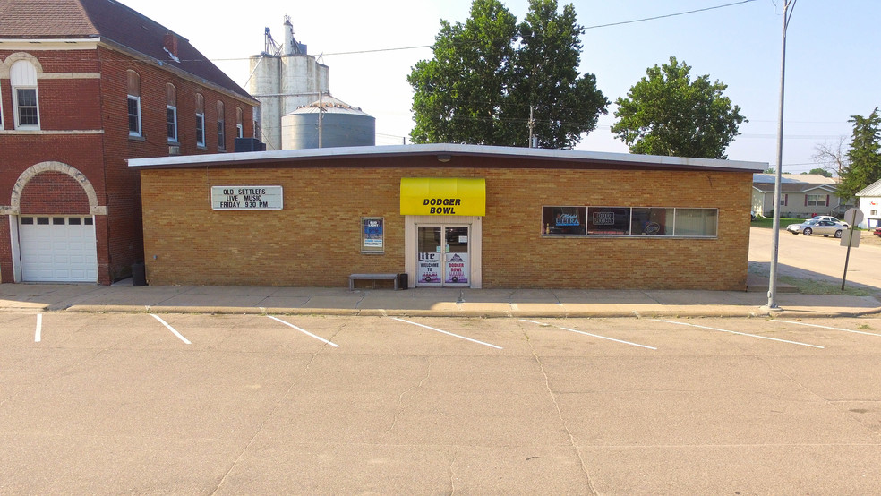 141 W 7th St, North Bend, NE for sale - Primary Photo - Image 1 of 17