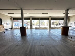 2448-2452 N High St, Columbus, OH for lease Interior Photo- Image 1 of 6