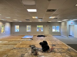 140 Albany Tpke, Canton, CT for lease Building Photo- Image 2 of 4