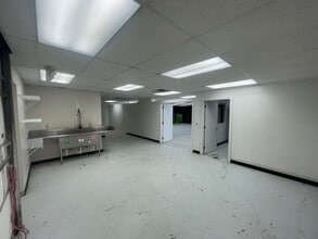 2422-2424 W 41st St, Tulsa, OK for lease Building Photo- Image 1 of 6