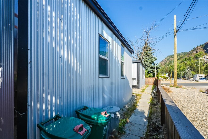 1406 Fourth Av, Trail, BC for sale - Building Photo - Image 2 of 14