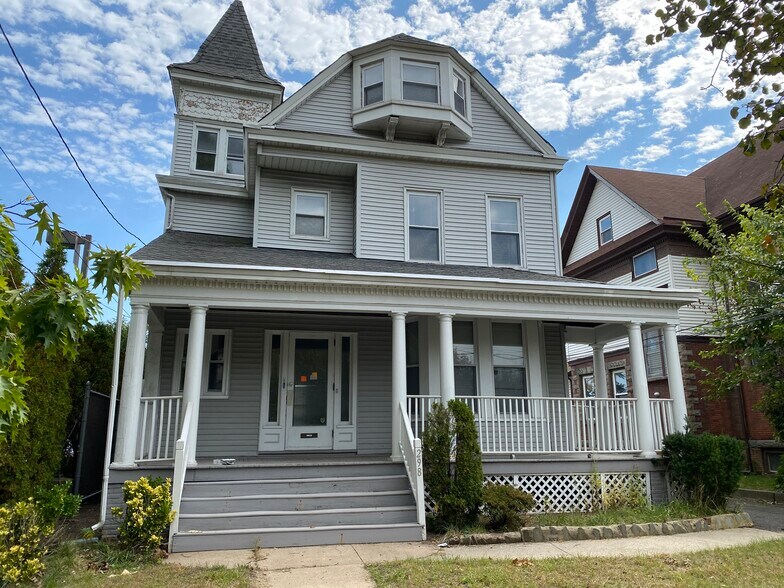 298 Union St, Hackensack, NJ for sale - Building Photo - Image 1 of 1