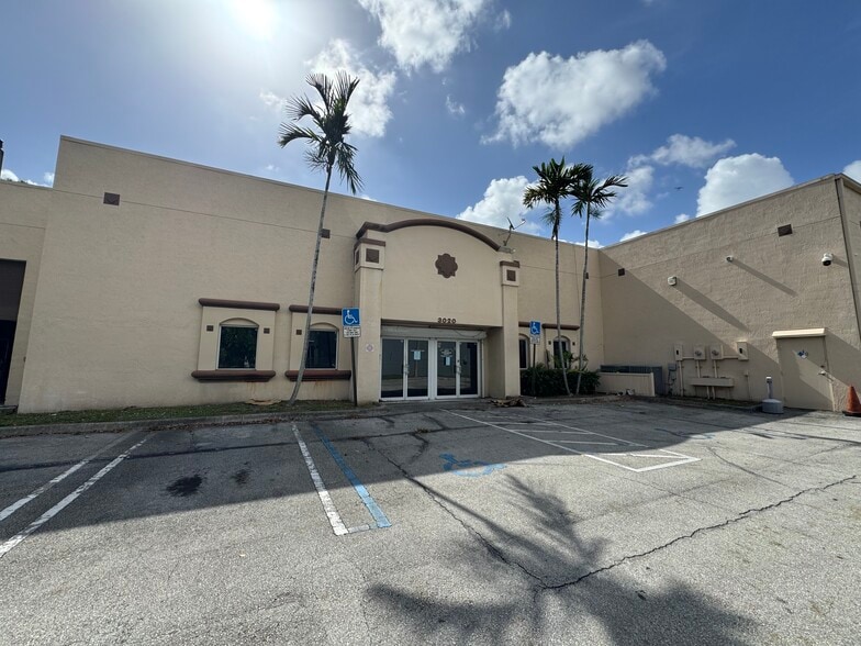 3020 SW 10th St, Pompano Beach, FL for lease - Building Photo - Image 2 of 5