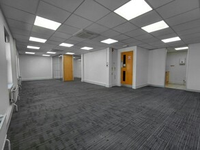 14-16 Cross St, Reading for lease Interior Photo- Image 2 of 6