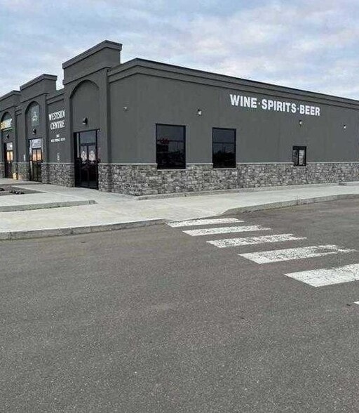 2882 Box Springs Blvd NW, Medicine Hat, AB for lease - Primary Photo - Image 1 of 1