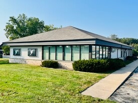 1037 Truman St, Kimberly WI - Retail Space