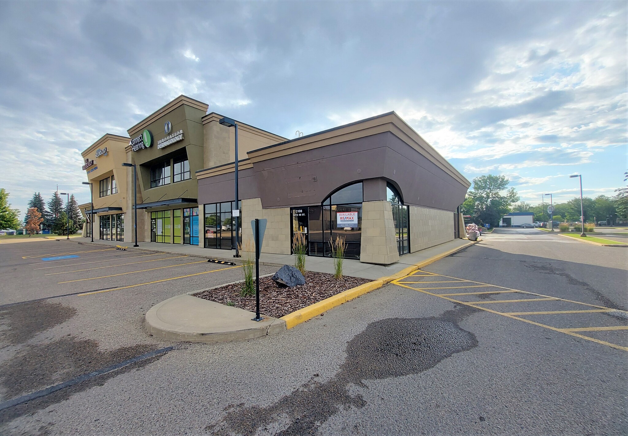 5212 48 St, Red Deer, AB for lease Building Photo- Image 1 of 15