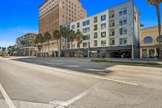 210 E 3rd St, Long Beach, CA for lease Interior Photo- Image 1 of 6