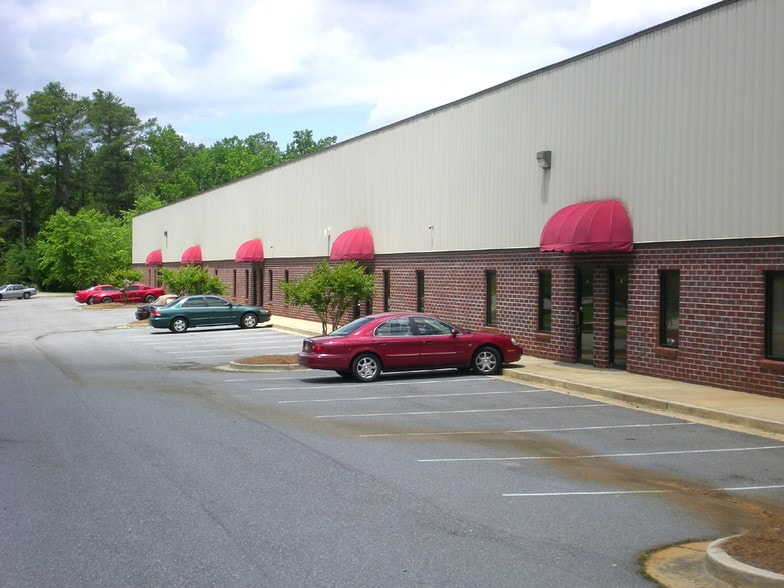 1370 Union Hill Industrial Ct, Alpharetta, GA for lease - Building Photo - Image 2 of 11
