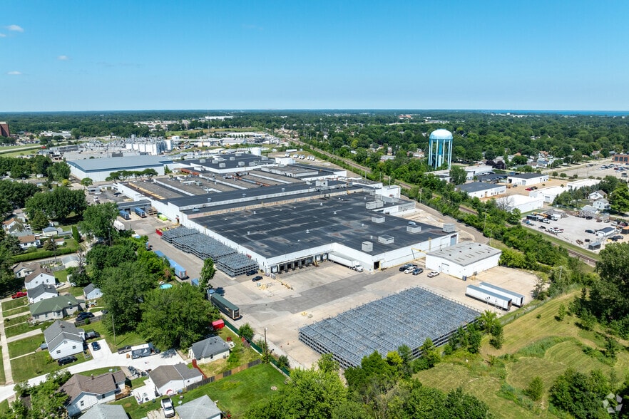 151 Lafayette St, Mount Clemens, MI for lease - Aerial - Image 2 of 7