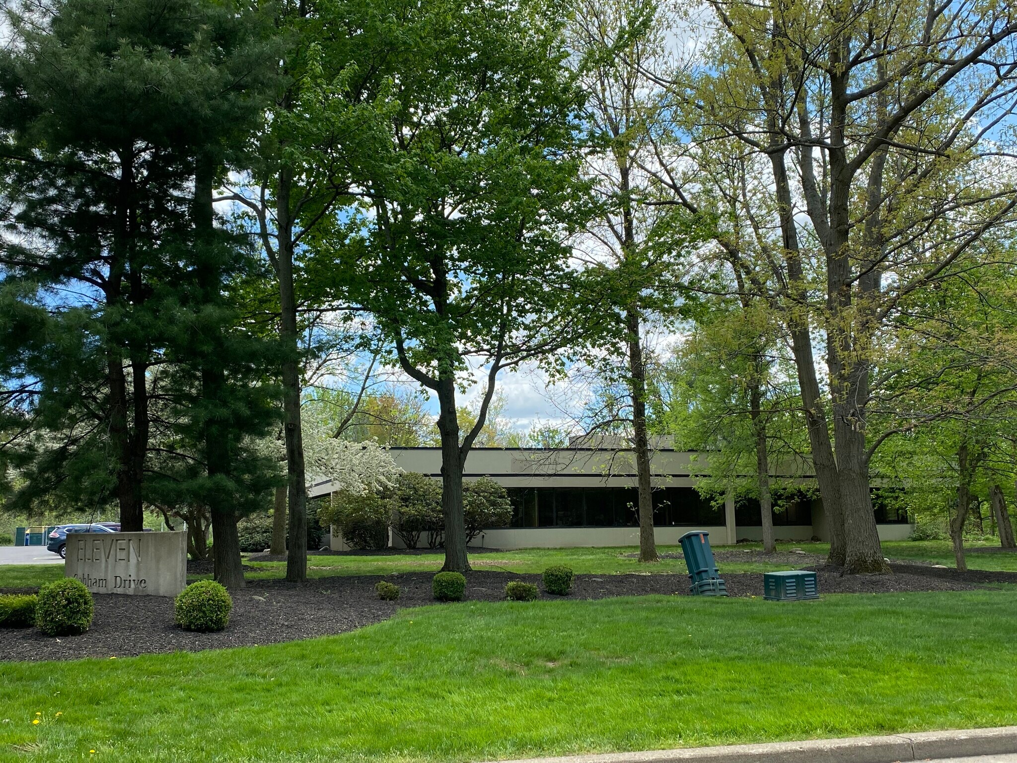 11 Cobham Dr, Orchard Park, NY 14127 Flex for Sale