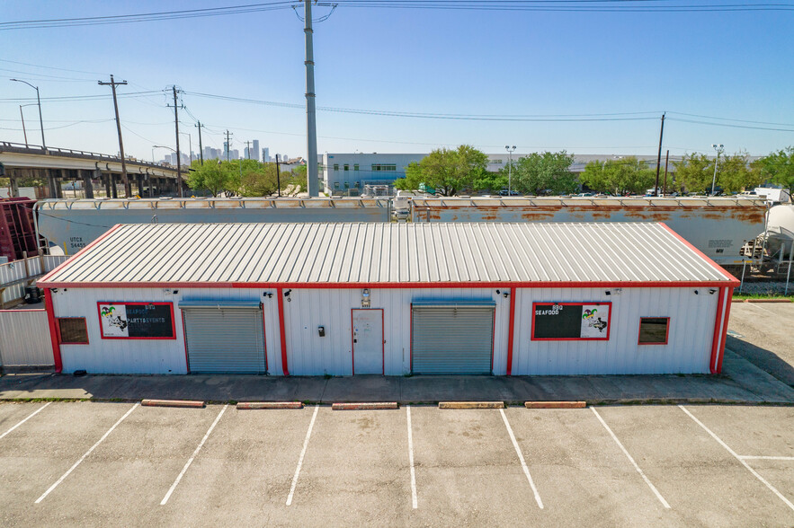 6555 Navigation Blvd, Houston, TX for sale - Building Photo - Image 2 of 50