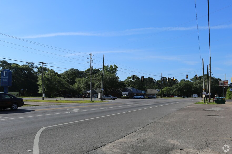 7805 Hwy 613, Moss Point, MS 39562