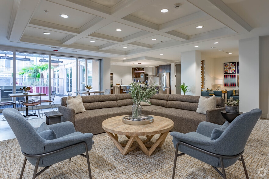 7650 SE 27th St, Mercer Island, WA for lease - Building Photo - Image 3 of 38