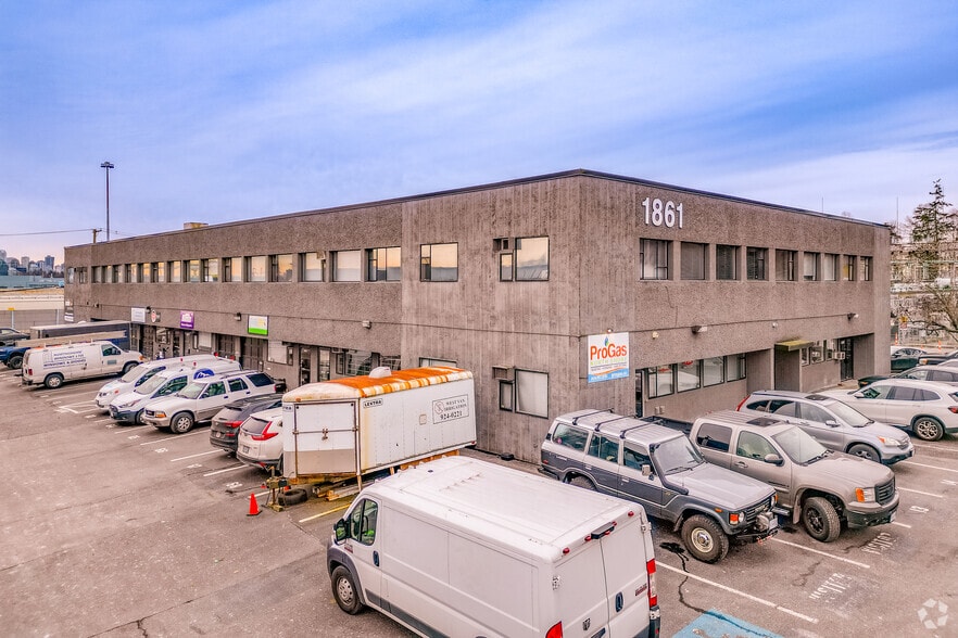 1801-1861 Welch St, North Vancouver District, BC for lease - Building Photo - Image 2 of 4