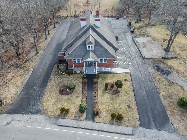 251 County St, Seekonk, MA 02771