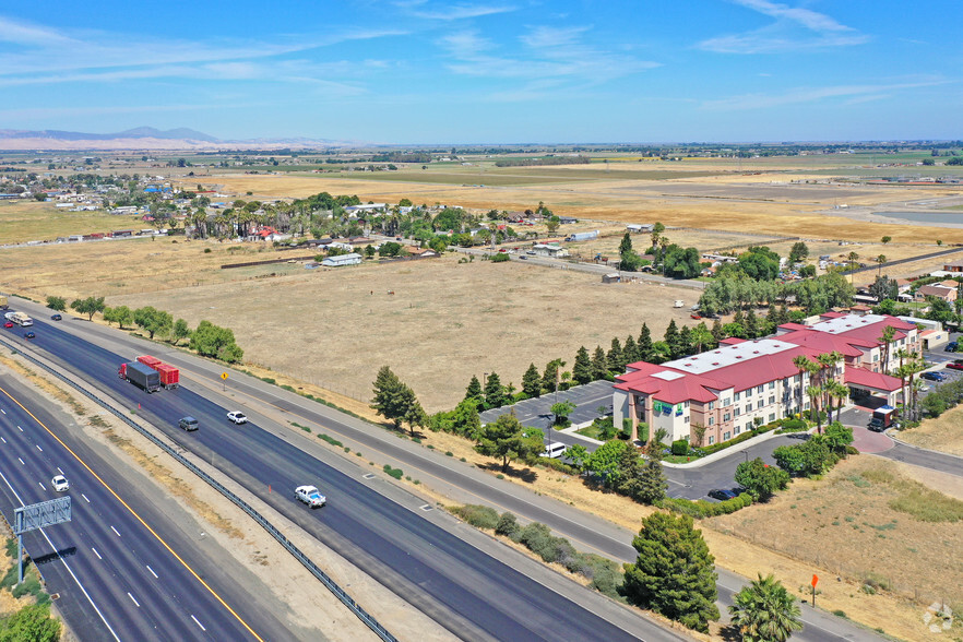 10722 W Larch Rd, Tracy, CA for sale - Building Photo - Image 1 of 11