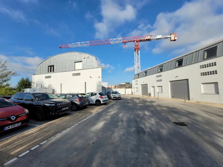Industrial in Fontenay-Trésigny for sale - Building Photo - Image 3 of 5