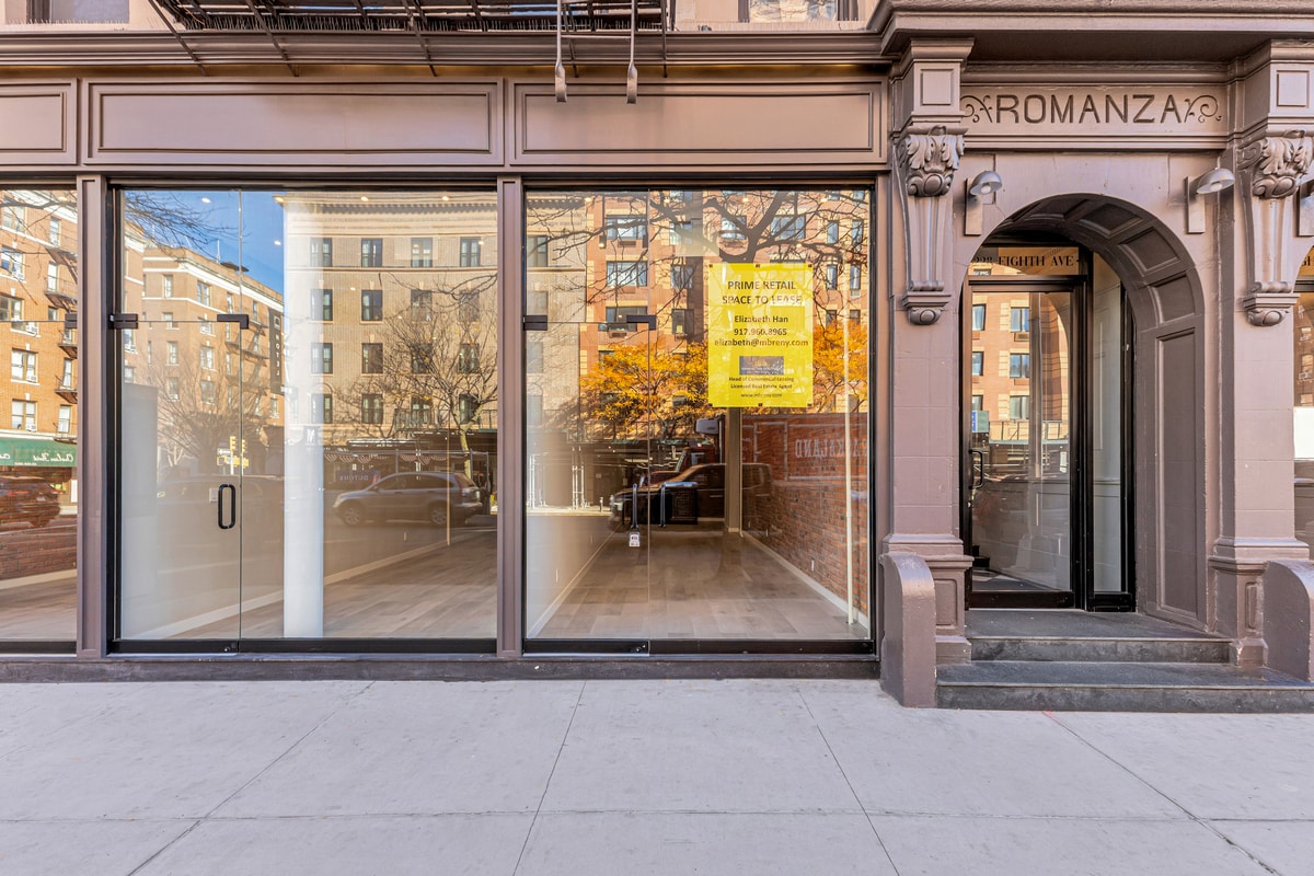 228 8th Ave, New York, NY for lease Building Photo- Image 1 of 6