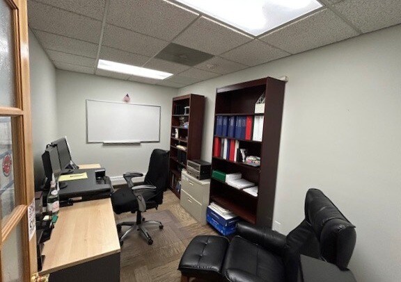 385 Falmouth Ave, Elmwood Park, NJ for sale - Interior Photo - Image 3 of 10