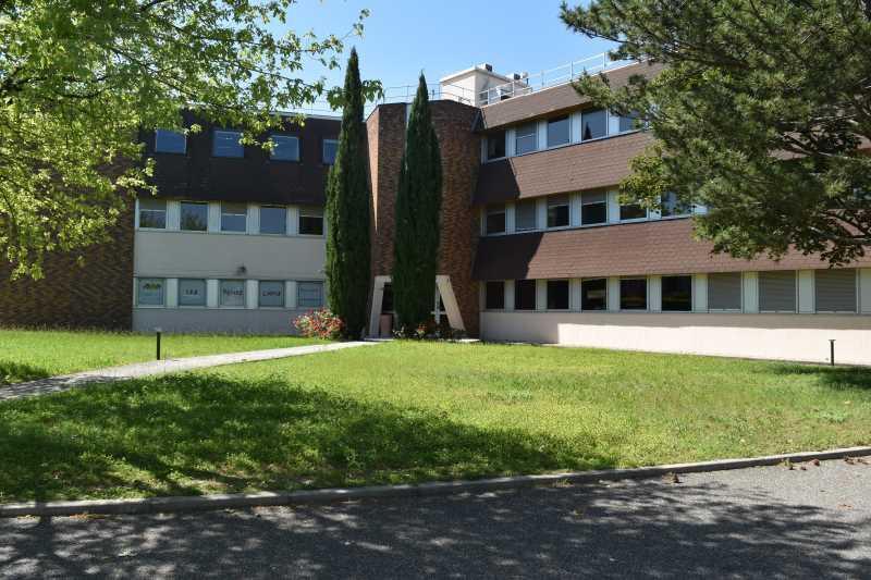 Location Bureaux 255 m² - Photo 1