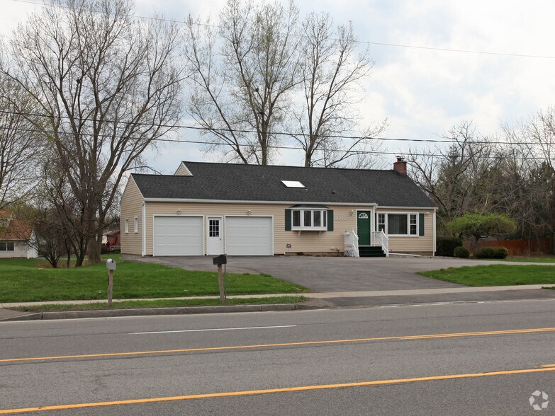 2217 Penfield Rd, Penfield, NY 14526