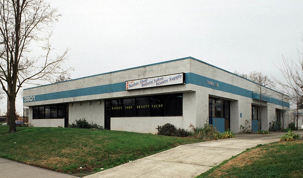 3901 Norwood Ave, Sacramento, CA for sale - Building Photo - Image 2 of 5