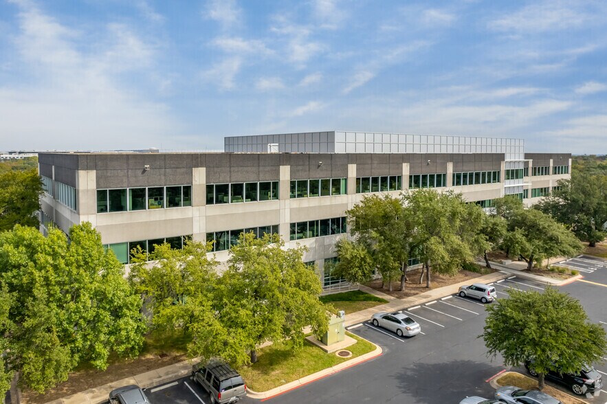 12357-B Riata Trace Pky, Austin, TX for sale - Primary Photo - Image 1 of 1