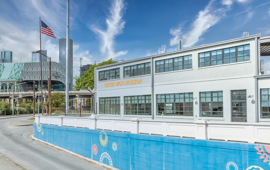 121 St Emanuel St, Houston, TX for sale - Primary Photo - Image 1 of 55