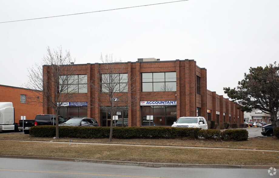 197 Wilkinson Blvd, Brampton, ON L6T 4J3