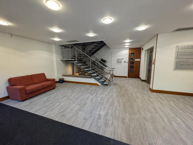 Catteshall Ln, Godalming for lease - Interior Photo - Image 2 of 6