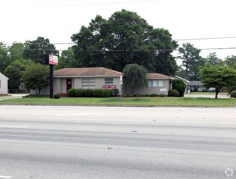 523 Owen Dr, Fayetteville, NC for sale - Primary Photo - Image 1 of 2