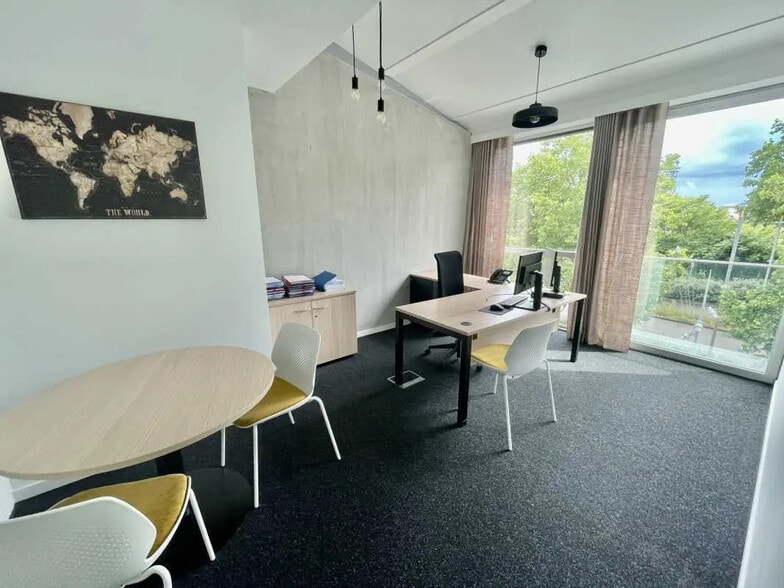 Office in Rouen for lease - Interior Photo - Image 1 of 10