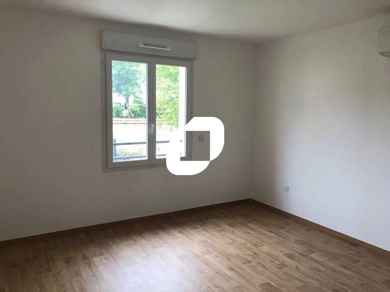 Office in Maule for lease - Interior Photo - Image 2 of 6