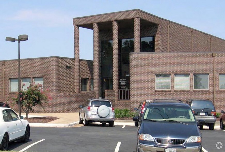 7410 Hull Street Rd, Richmond, VA 23235 Hull Street Offices