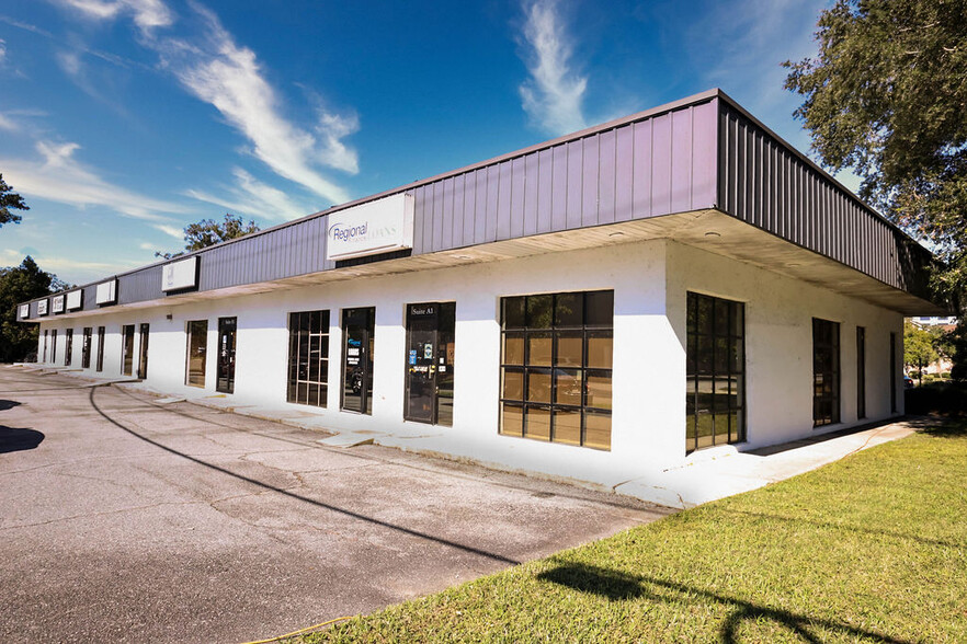 6409 Abercorn St, Savannah, GA for lease - Building Photo - Image 2 of 4