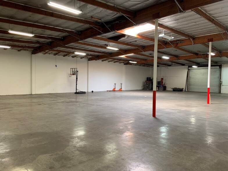 15610-15630 S Figueroa St, Gardena, CA for lease - Interior Photo - Image 3 of 27