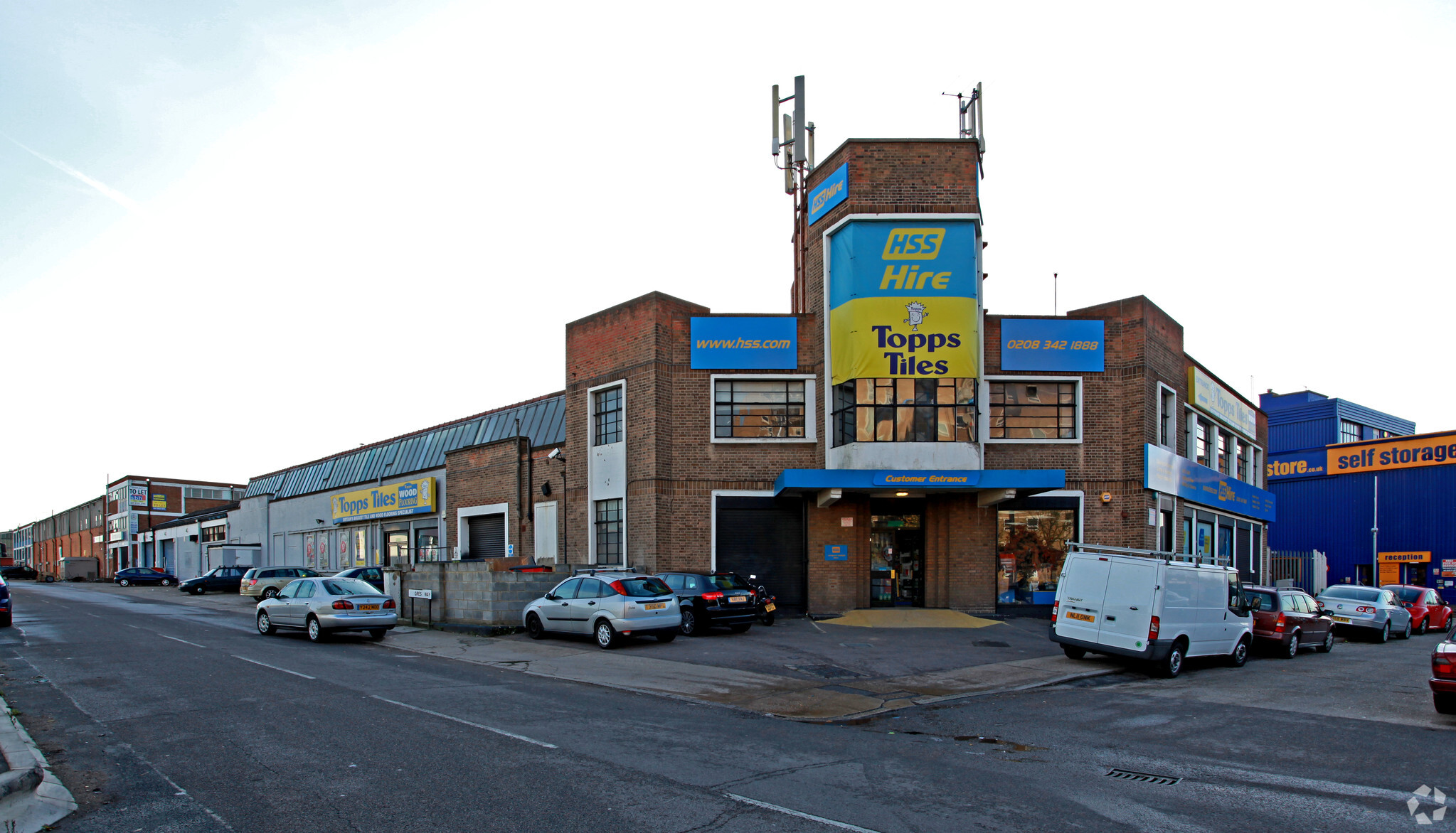 30 Great Cambridge Rd, Enfield for sale Primary Photo- Image 1 of 1